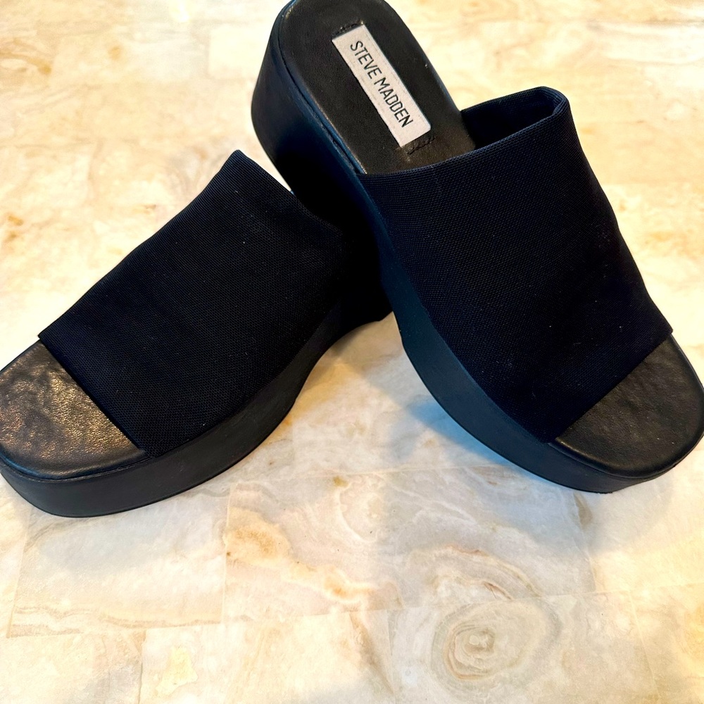 Steve Madden slinky platform sandal